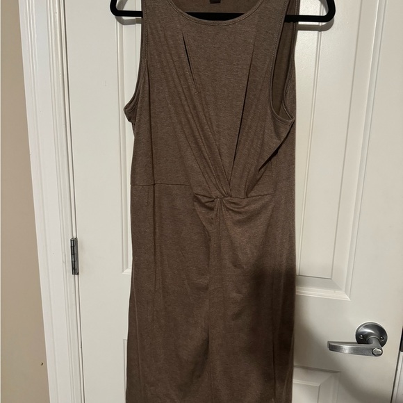 Dreimp Dress - Picture 2 of 5